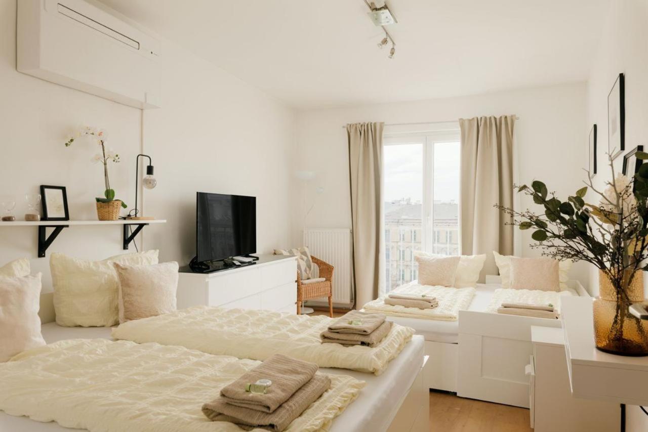 Apartment Zentral Direkt An U-Bahn Station Виена Екстериор снимка