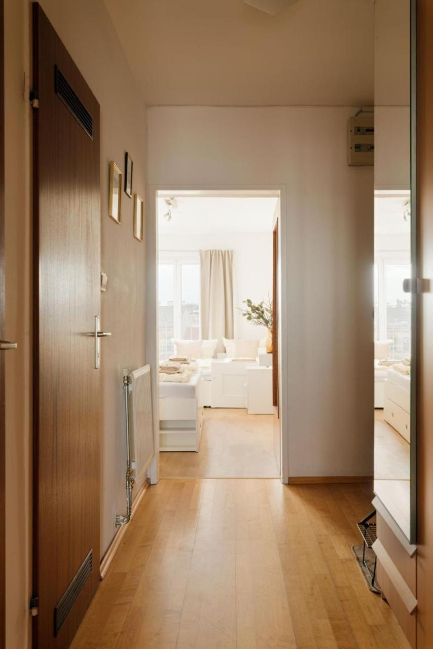 Apartment Zentral Direkt An U-Bahn Station Виена Екстериор снимка
